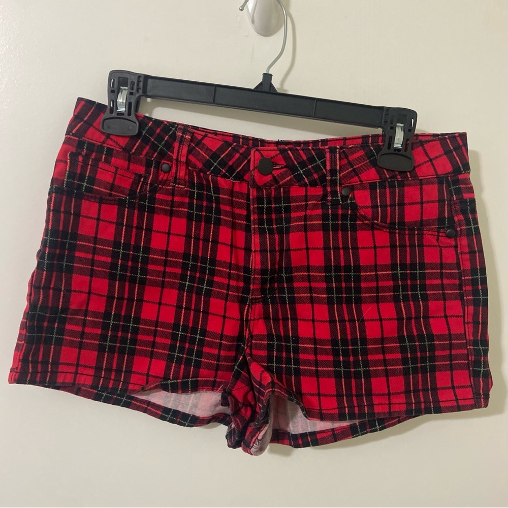 Forever 21 Women’s Red Plaid Flannel Mini Short Shorts Size 29 - Picture 1 of 3